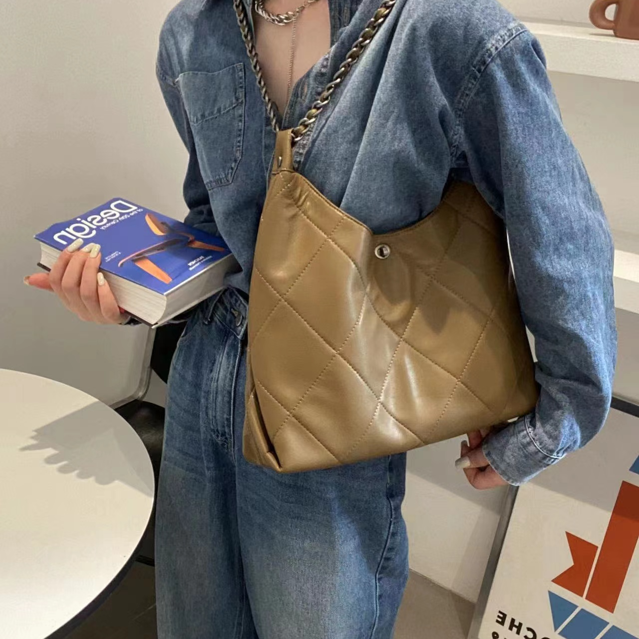 BSS-VAZSLVE/原创设计XY2-6819-陶泥色 春季新款轻奢小包