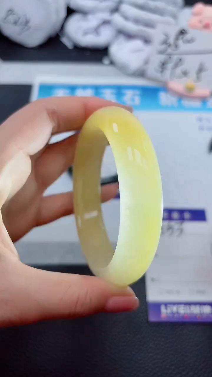 【闪购商品】石英质玉手镯未镶嵌553