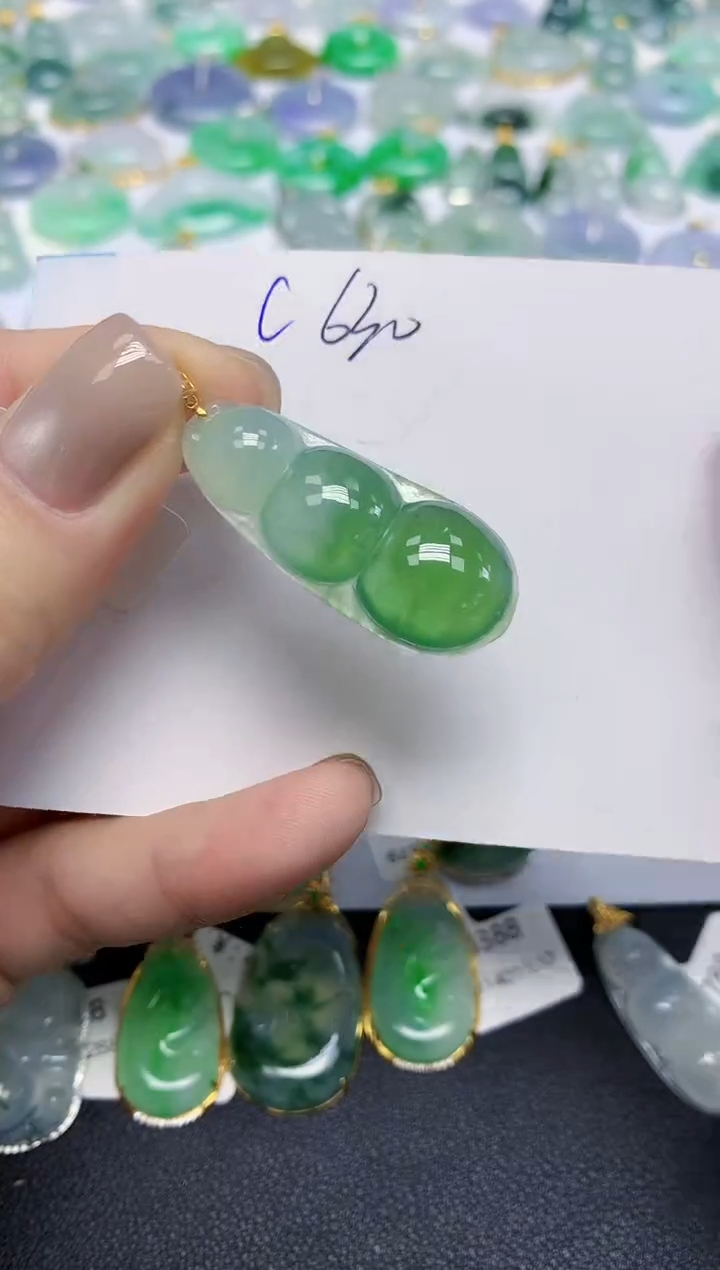 颈饰18K金镶嵌翡翠天然缅甸翡翠A货翡翠百元以上9元证书费自理