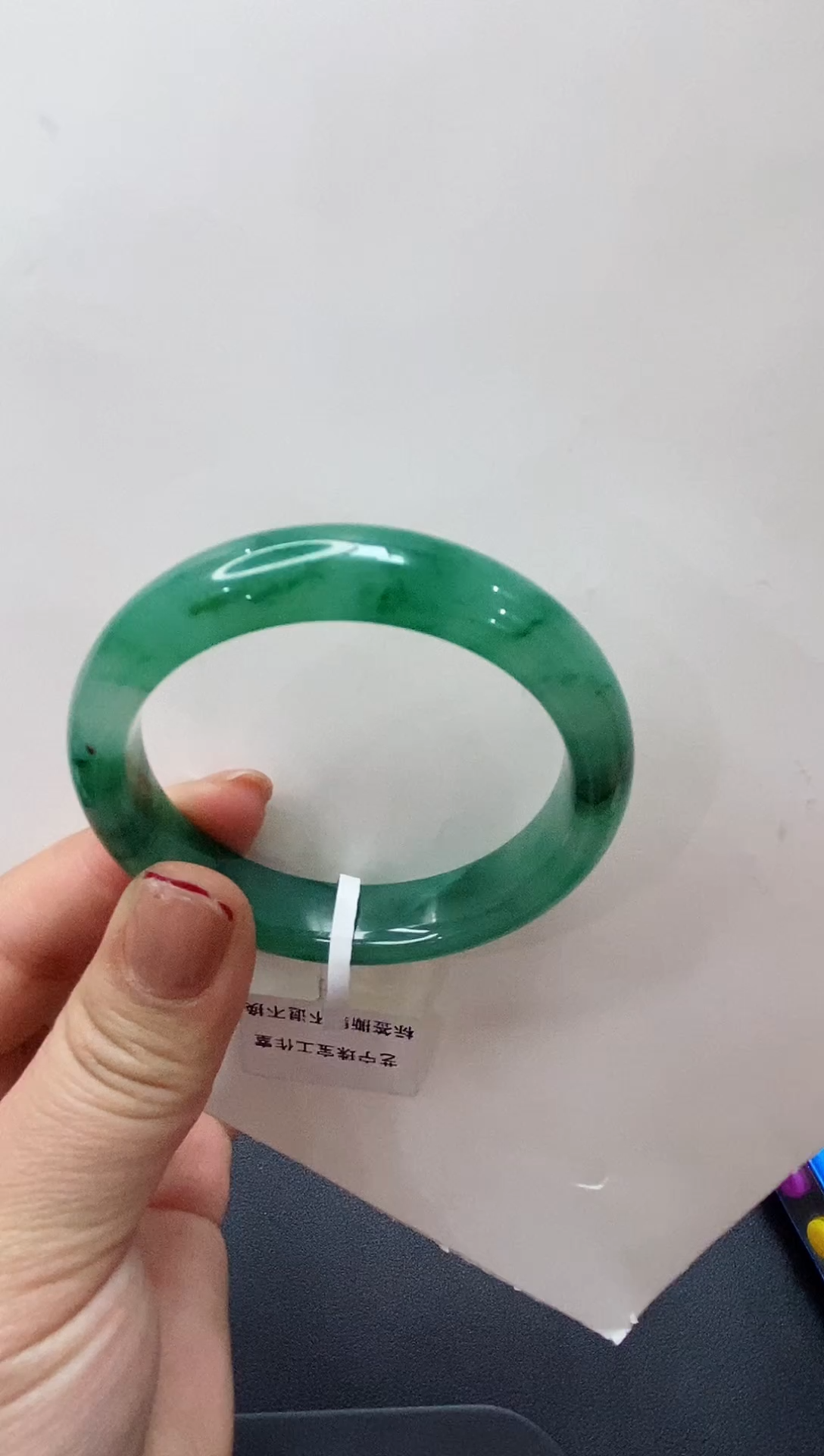 【闪购商品】石英质玉手镯未镶嵌非洲翠36