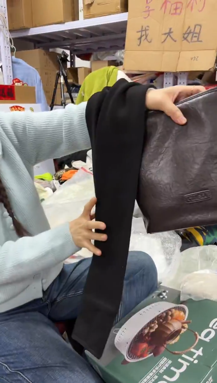 PU上车啦 宝宝们抓紧时间去下方链接拍吧mw黑色打底裤发一条