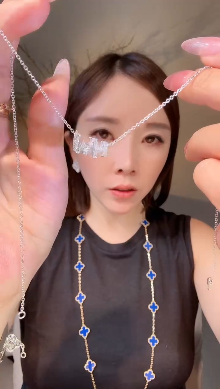 【闪购商品】钻石项链18K金镶嵌HW项链