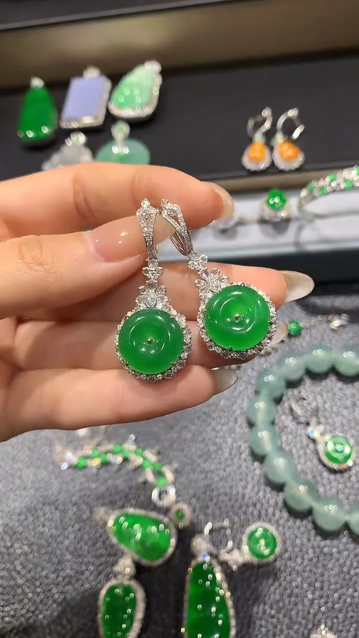 【闪购商品】翡翠耳饰18K金镶嵌40团购