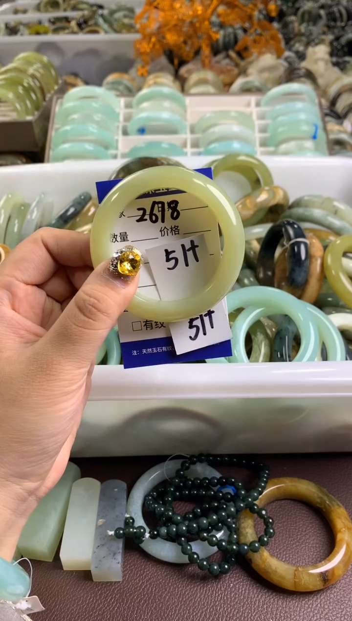 【闪购商品】蛇纹石玉手镯未镶嵌2678