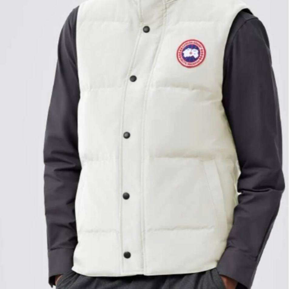  000897 Canada goose/大鹅 白色羽绒服马甲 99新