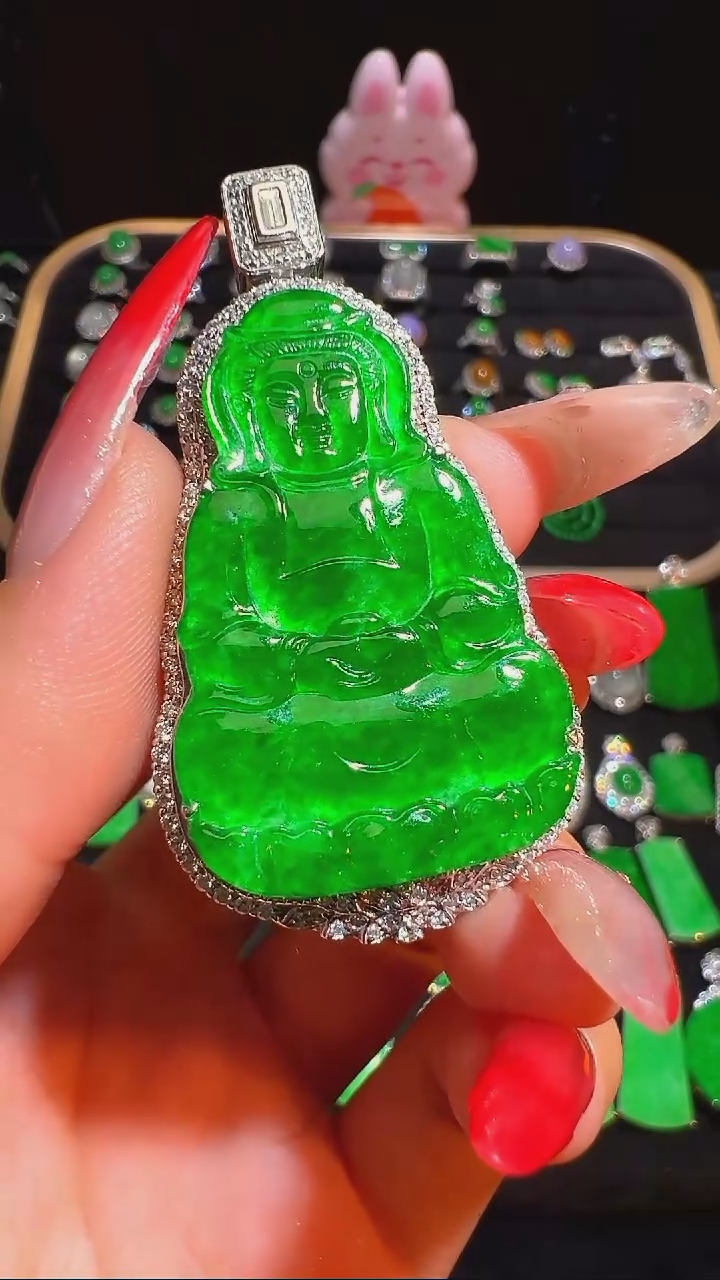 18K金镶嵌挂件翡翠吊坠