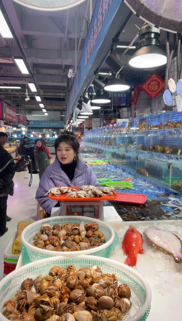 中国大陆断氧母飞8只，