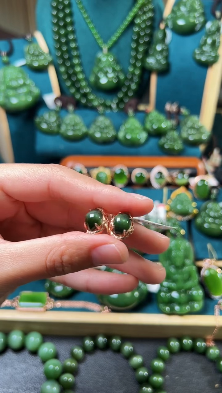 【闪购商品】和田玉（碧玉）耳钉银S925镶嵌碧玉