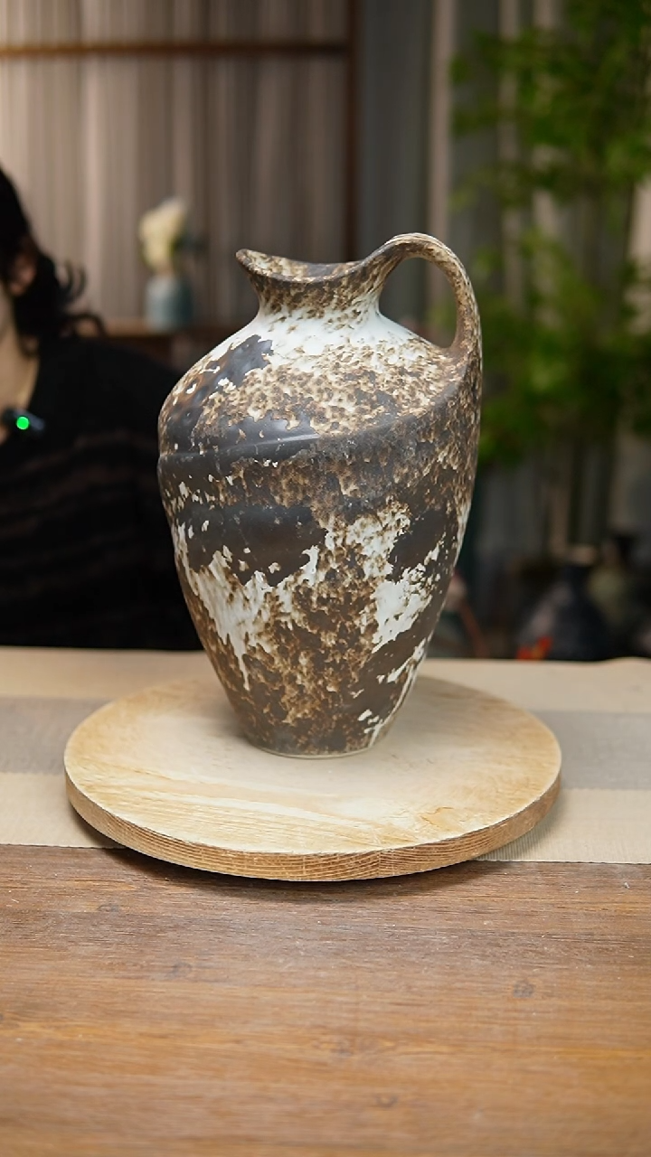 【闪购商品】陶瓷花器诧寂黑奶壶