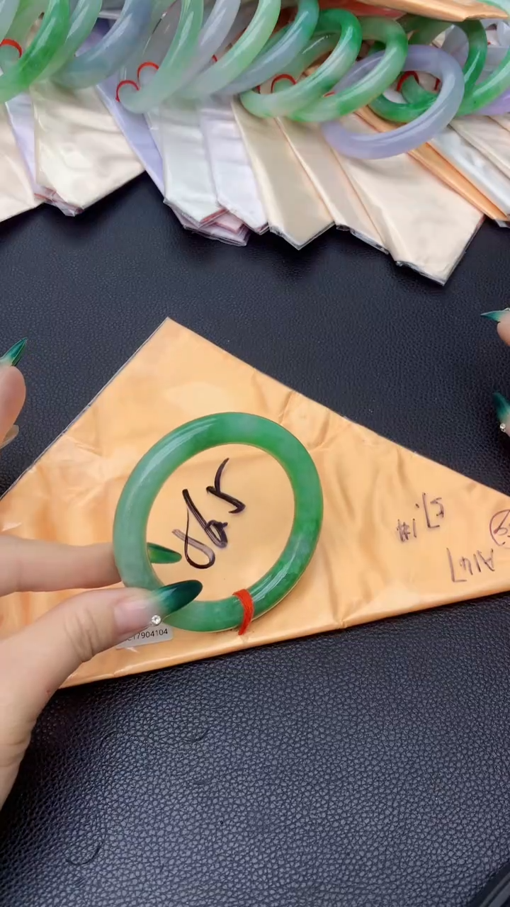 【闪购商品】翡翠手镯未镶嵌0431154753