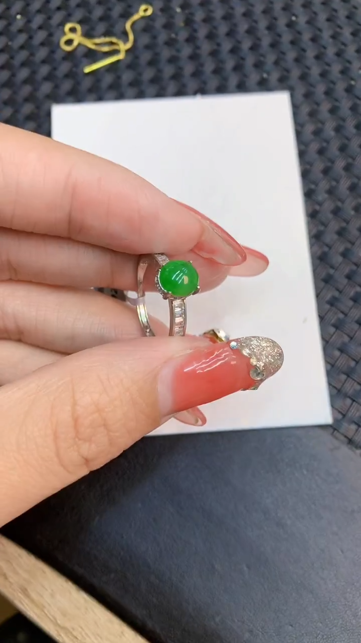 颈饰未镶嵌翡翠1