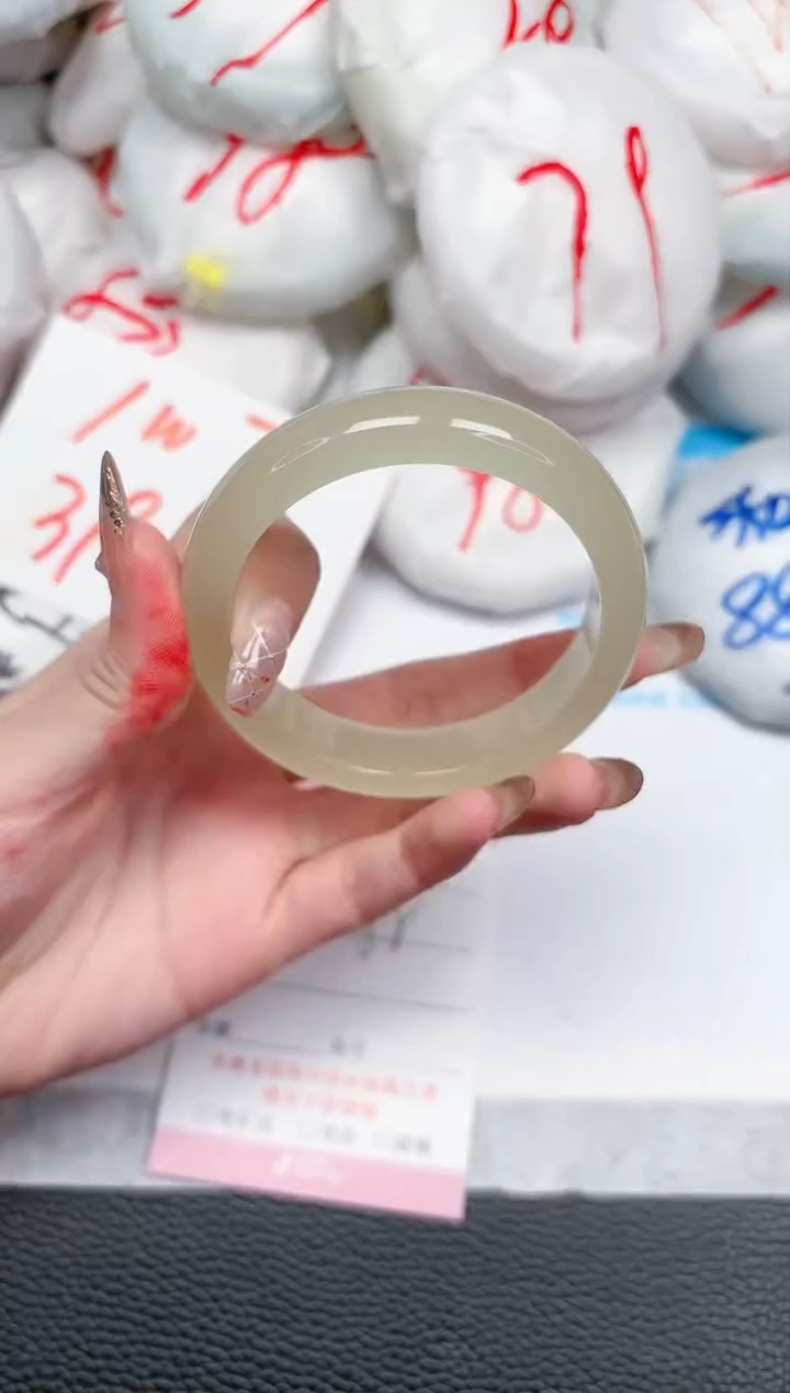 【闪购商品】石英质玉手镯未镶嵌211-56.2