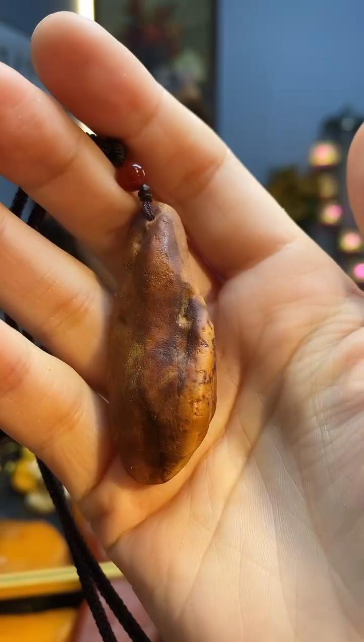 琥珀颈饰未镶嵌挂件