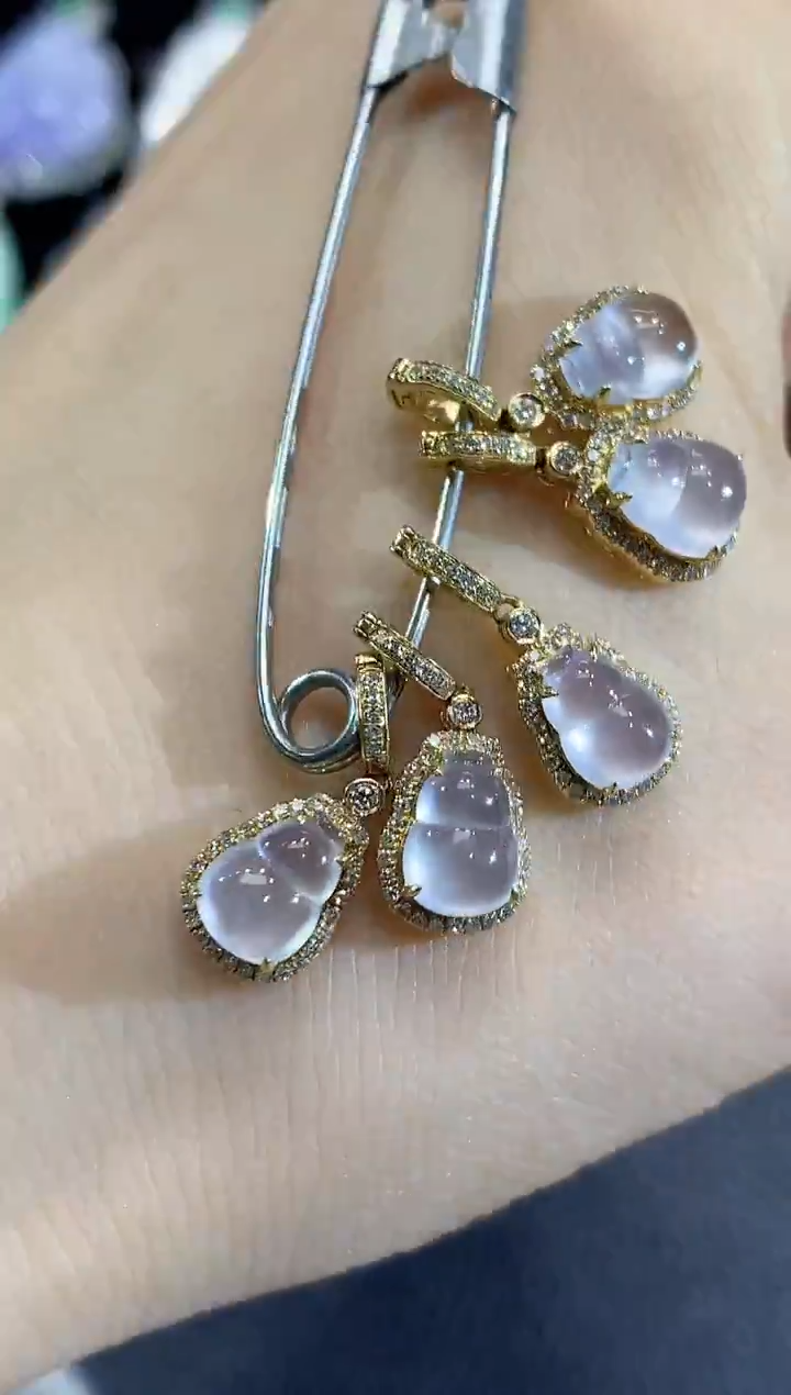 吊坠(不含链)18K金镶嵌翡翠A5翡翠多样性发一件