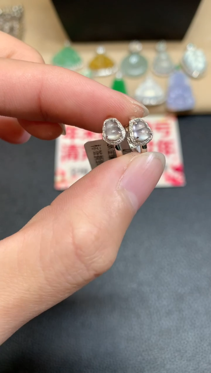 【闪购商品】翡翠耳饰18K金镶嵌葫芦【无服务费】