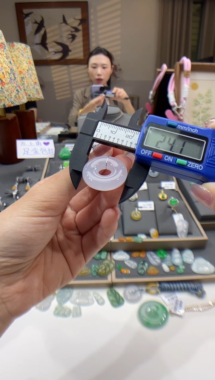 翡翠未镶嵌颈饰甜甜圈