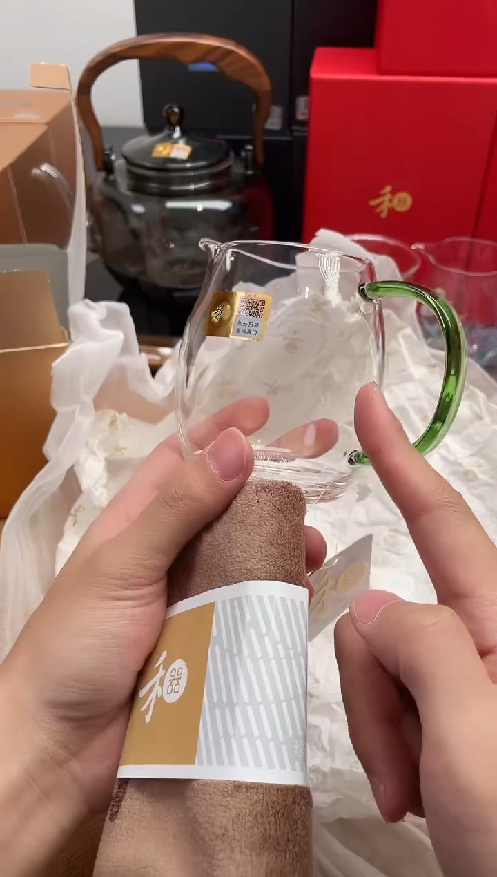 【闪购商品】晶彩/澄然/湖绿色加茶巾。。