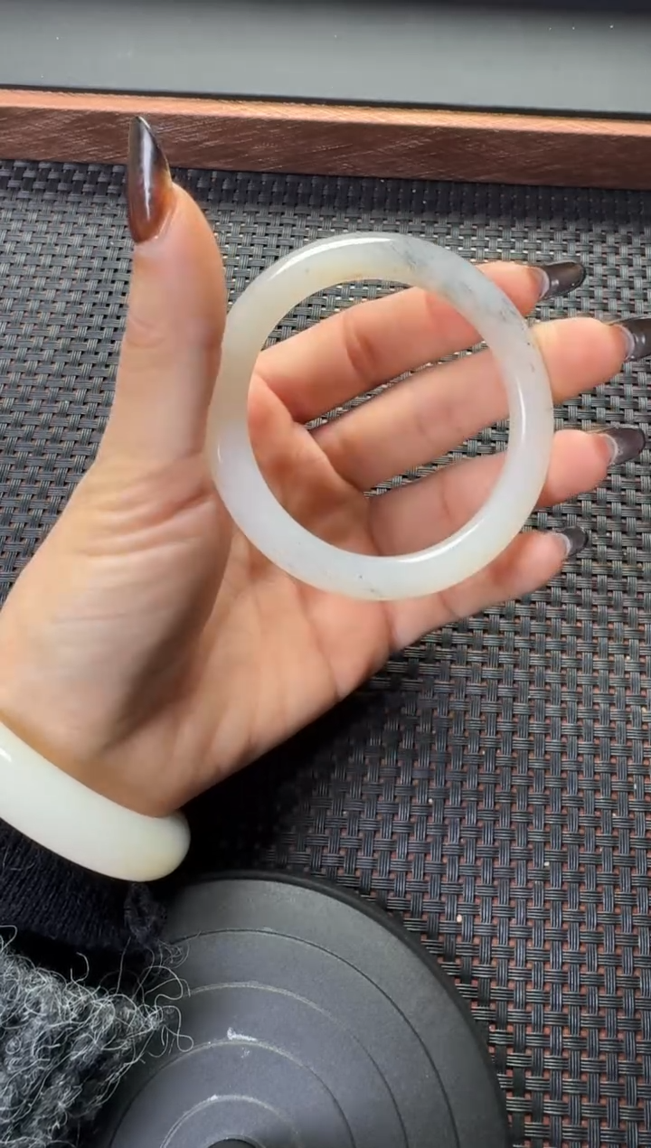 未镶嵌手镯和田玉黑山54＋手镯