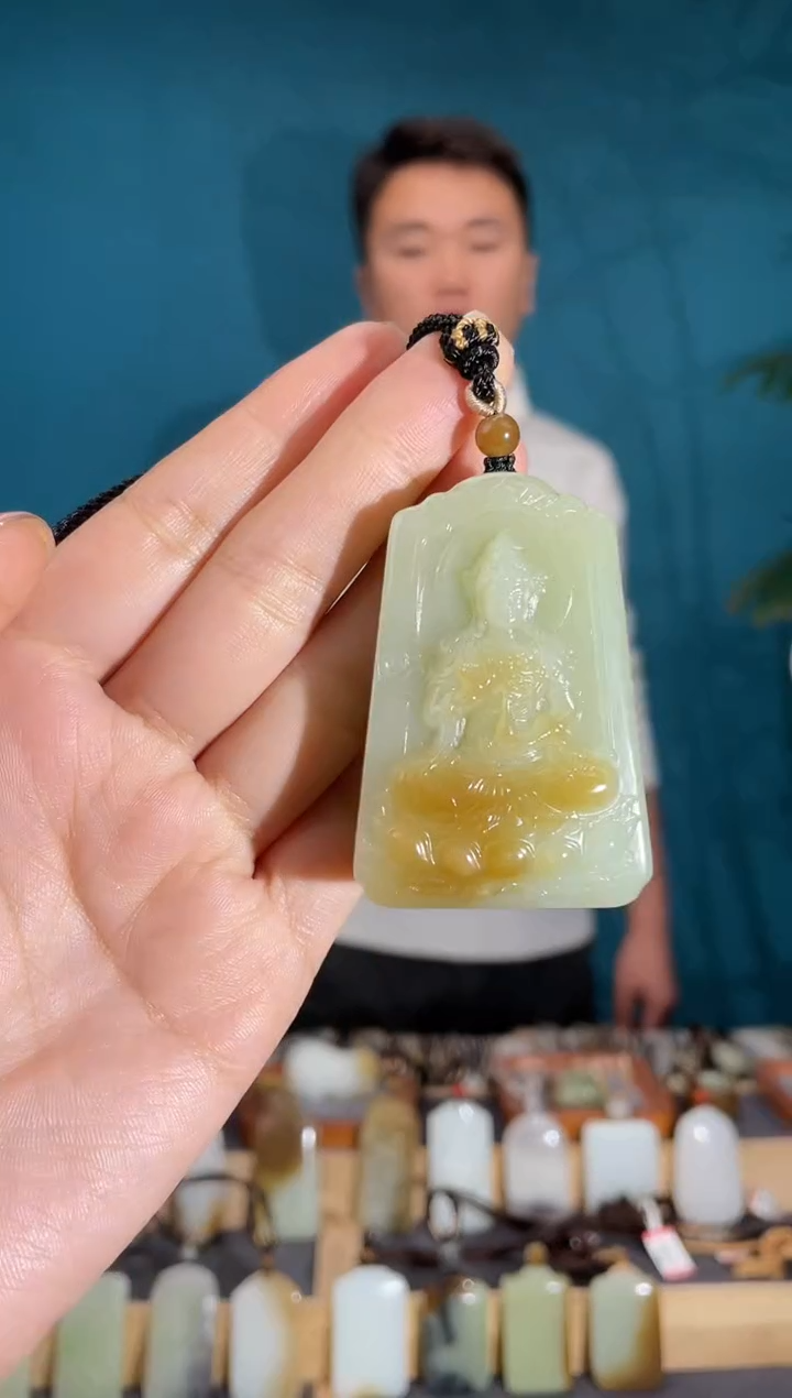 颈饰未镶嵌和田玉1