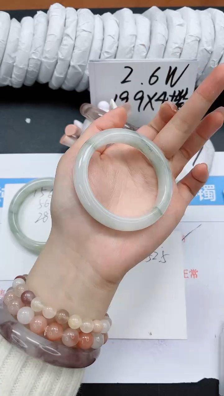 【闪购商品】石英质玉手镯未镶嵌k157-52.5