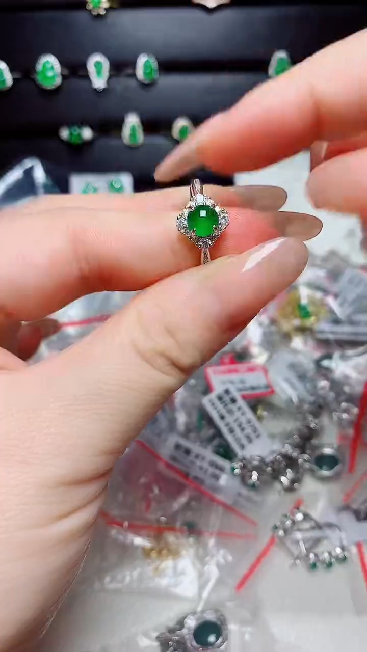 翡翠戒指银S925镶嵌天然翡翠s925银镶嵌