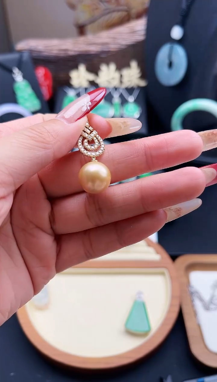 【闪购商品】海水珍珠颈饰18K金镶嵌珍珠