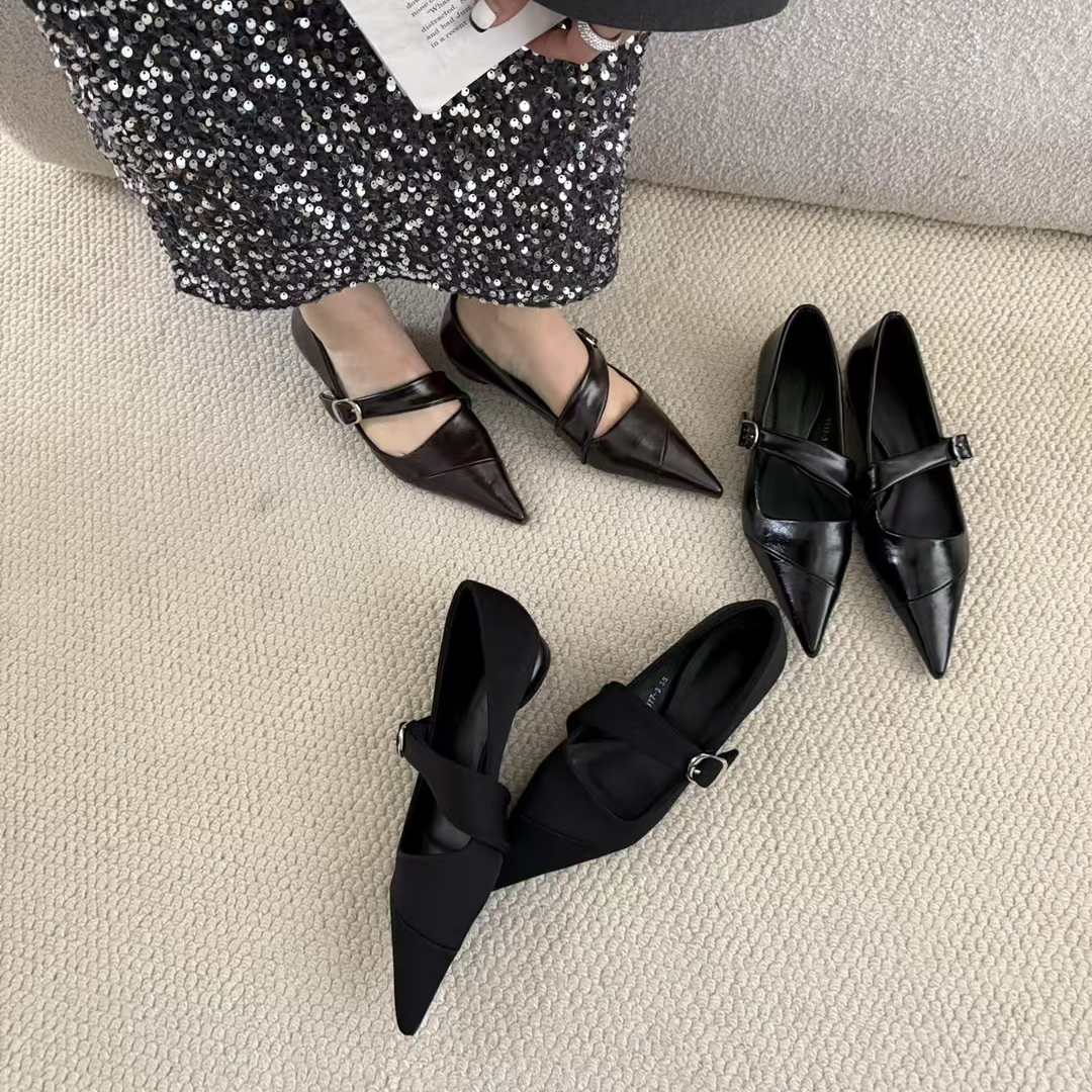 法式尖头低跟皮带扣气质单鞋女2025春秋新款小众平底浅口玛丽珍鞋
