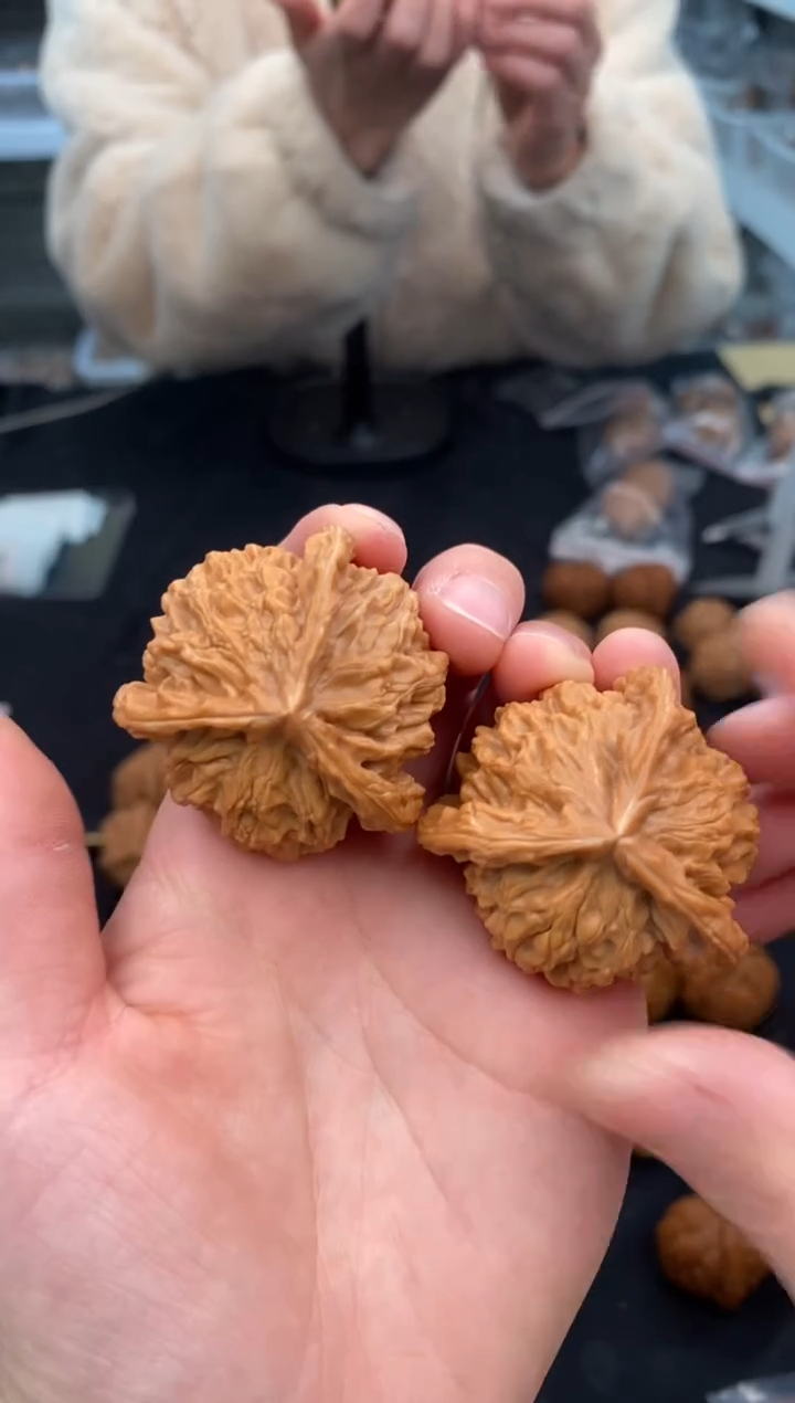 【闪购商品】文玩核桃把件盘山奔41-t494