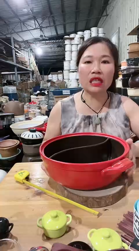 瑕疵不圆红色鸳鸯锅