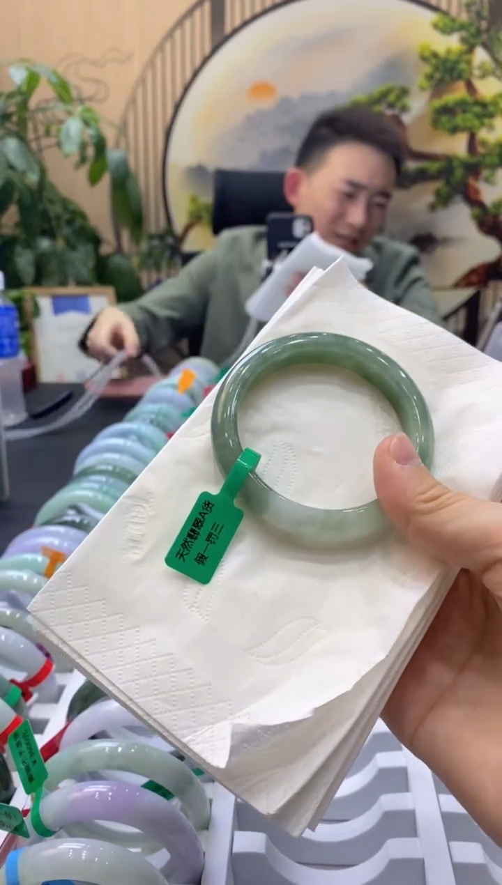 【闪购商品】翡翠手镯未镶嵌000000571