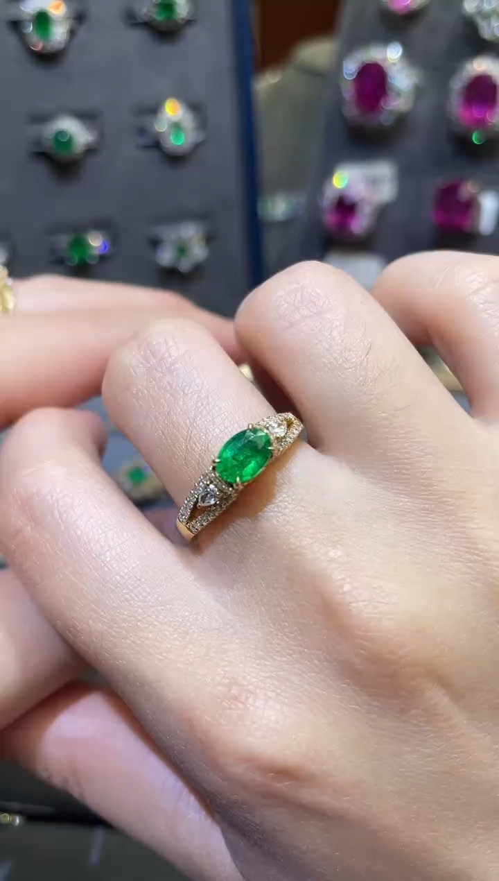 【闪购商品】祖母绿戒指18K金镶嵌/潘杰希尔