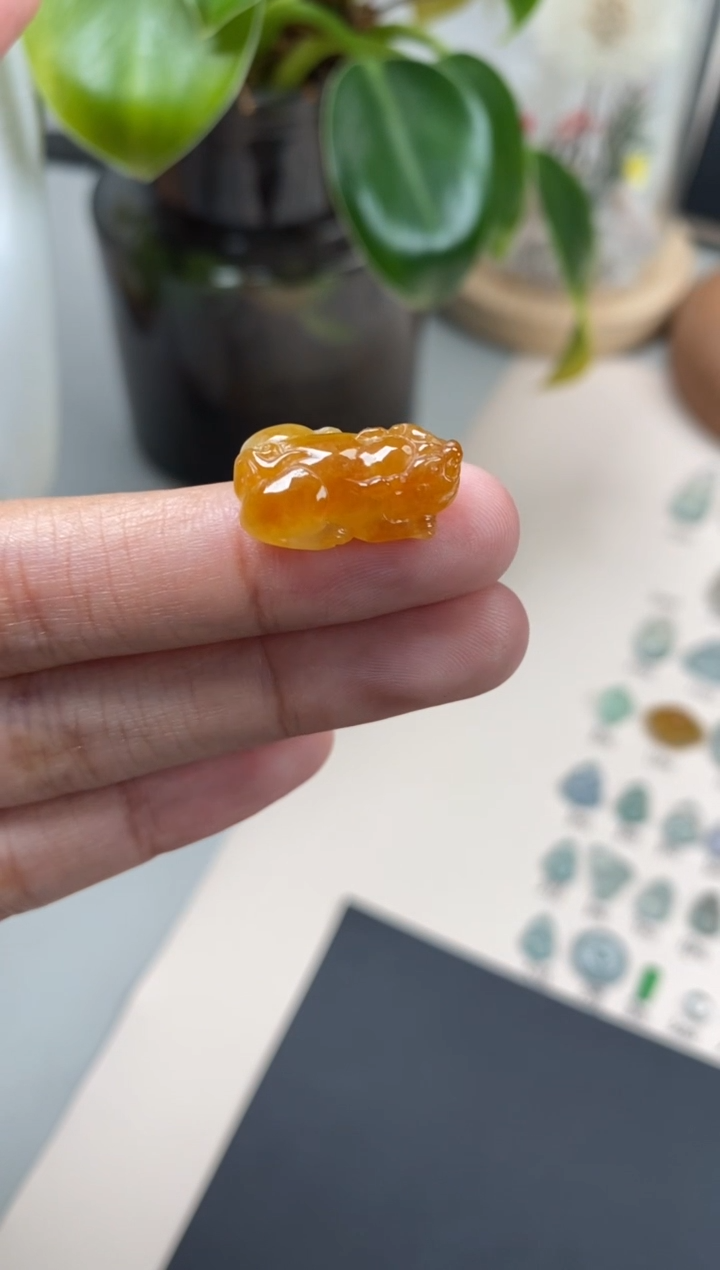 【闪购商品】翡翠颈饰未镶嵌翡翠冰黄裸石