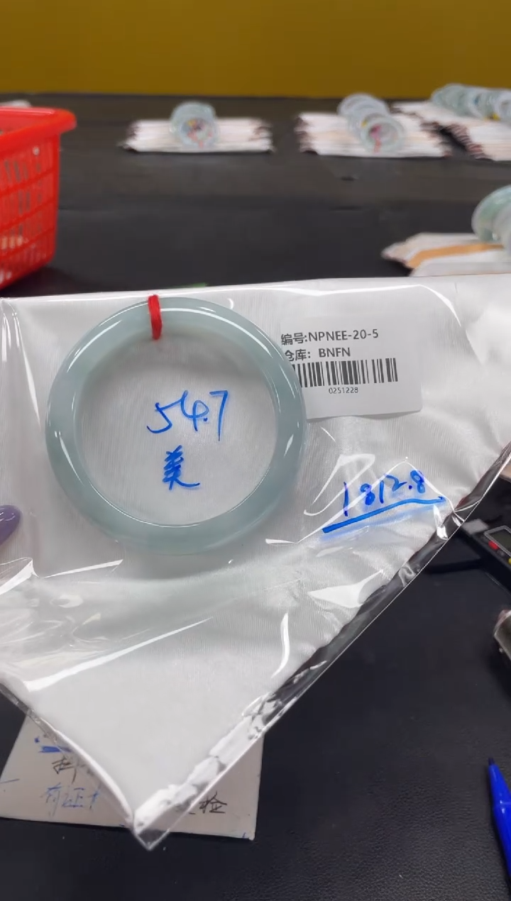 未镶嵌手镯翡翠翡翠手镯