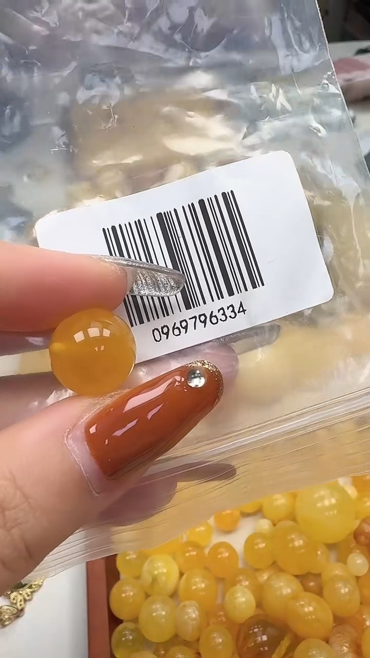 裸石琥珀未镶嵌如图