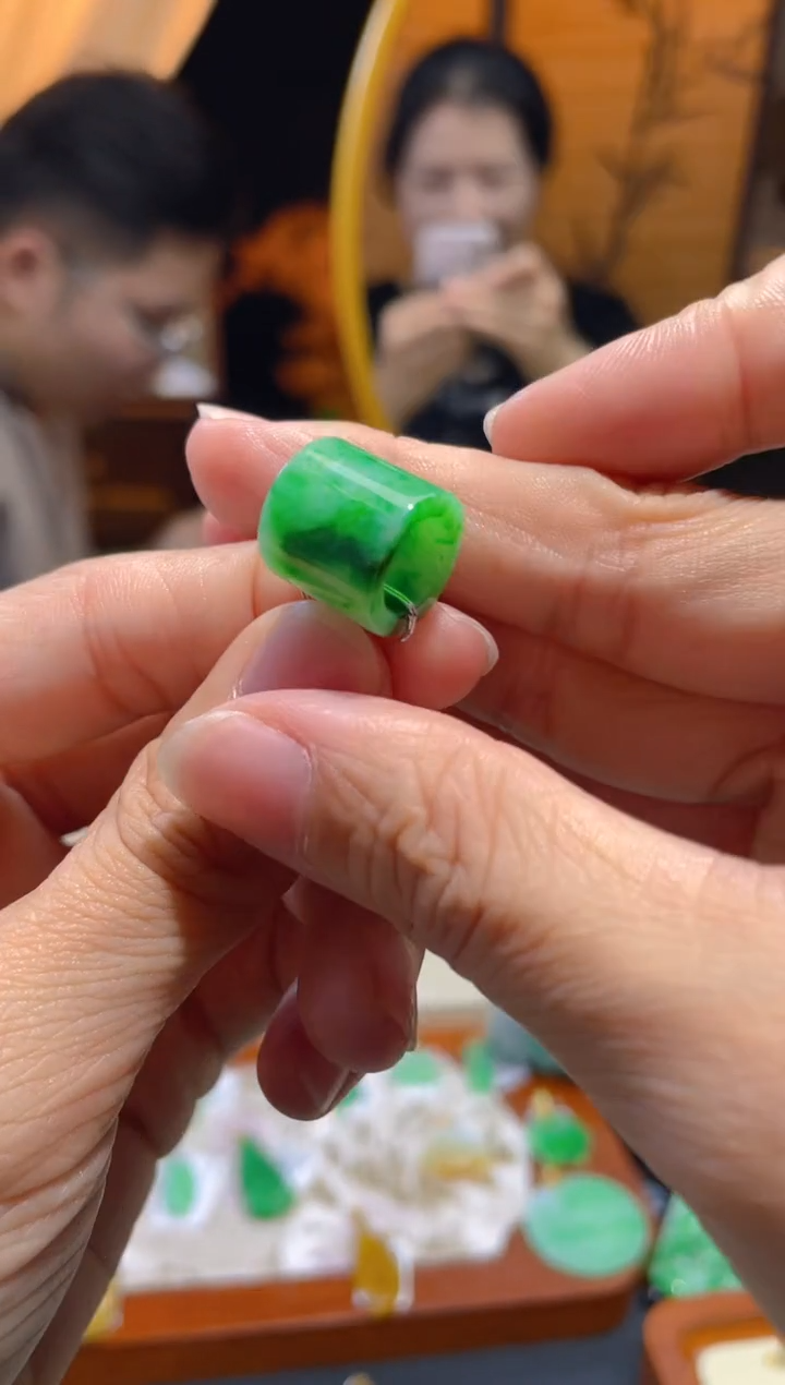 【闪购商品】翡翠颈饰未镶嵌假一赔三