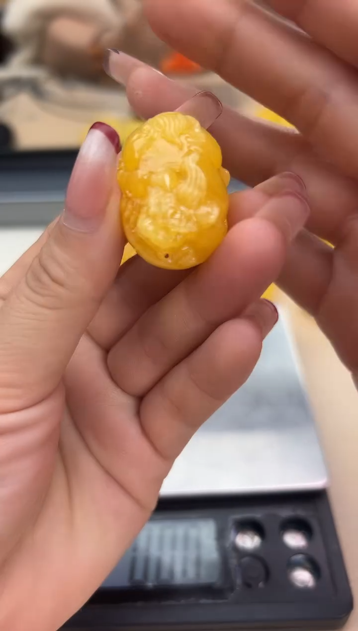 【闪购商品】琥珀裸石未镶嵌蜜蜡吊坠