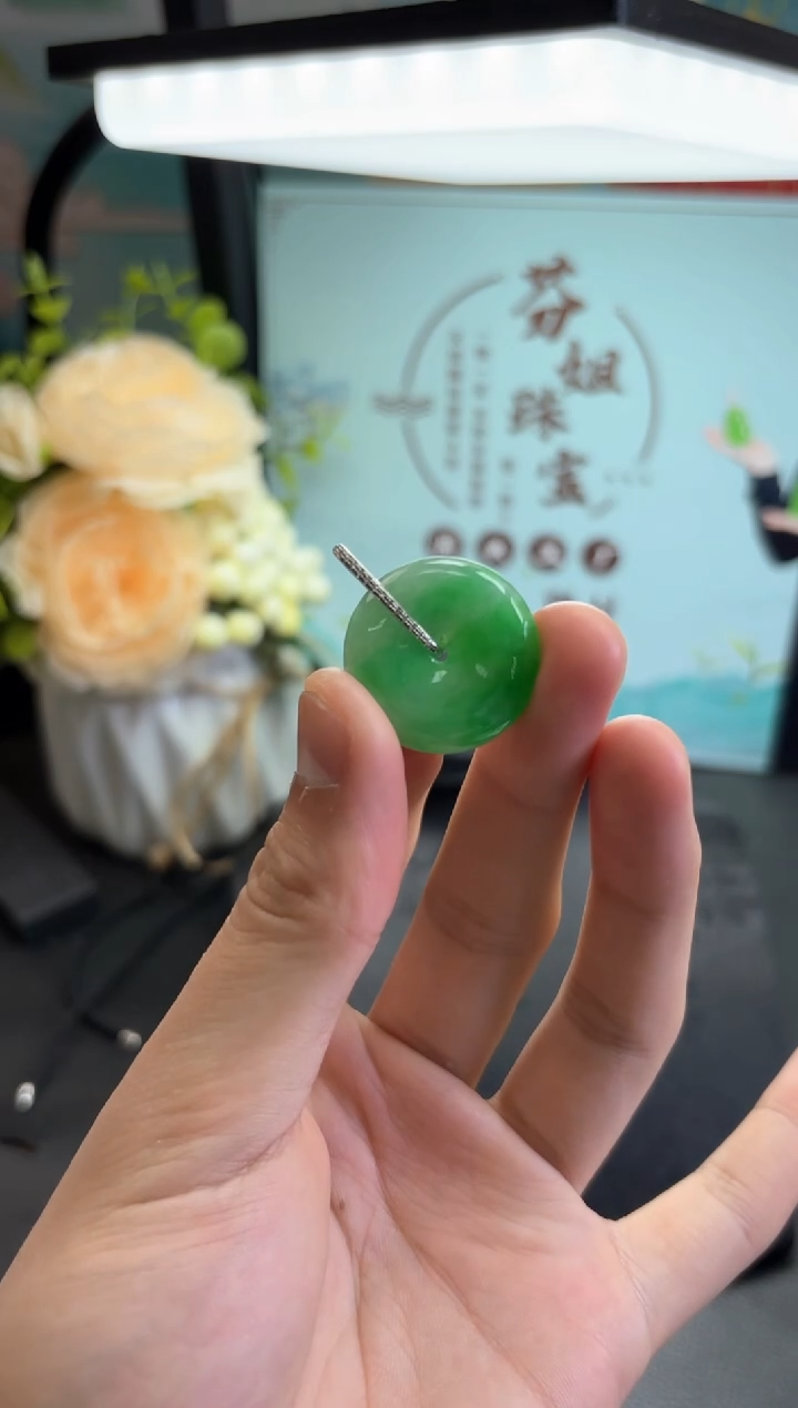 【闪购商品】翡翠颈饰18K金镶嵌平安扣