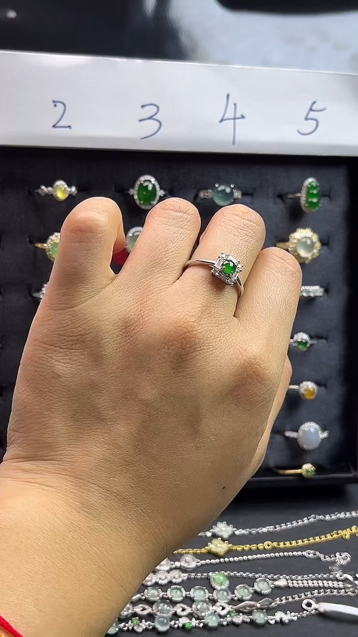 【闪购商品】翡翠戒指未镶嵌女款