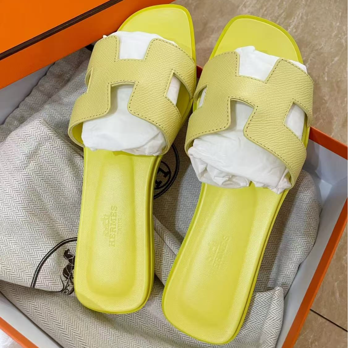 未使用 Hermes/爱马仕 糖果色 黄 H拖 38