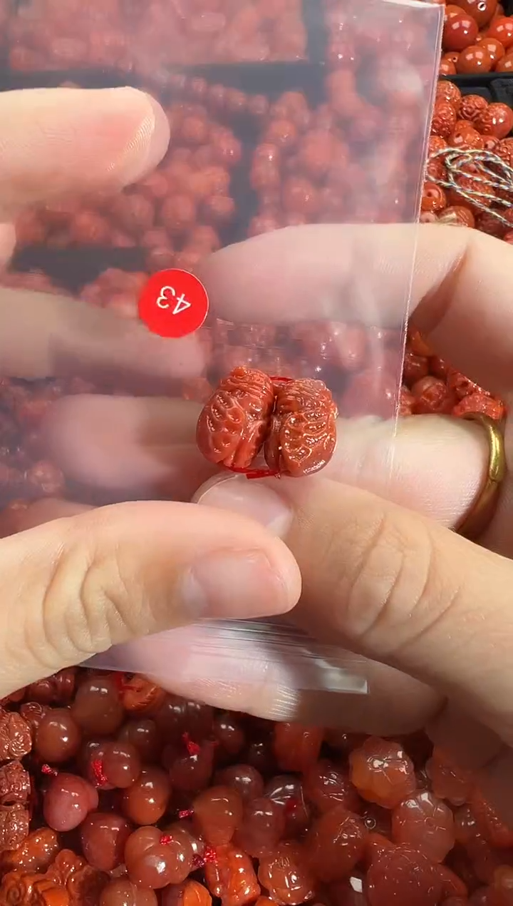 颈饰未镶嵌南红玛瑙1