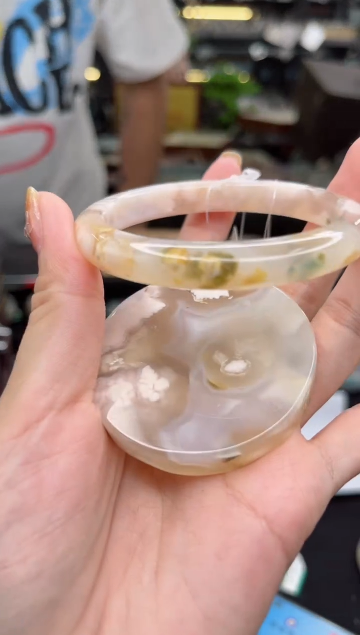 【闪购商品】石英质玉手镯未镶嵌56圈口（赠品镯心）3507038