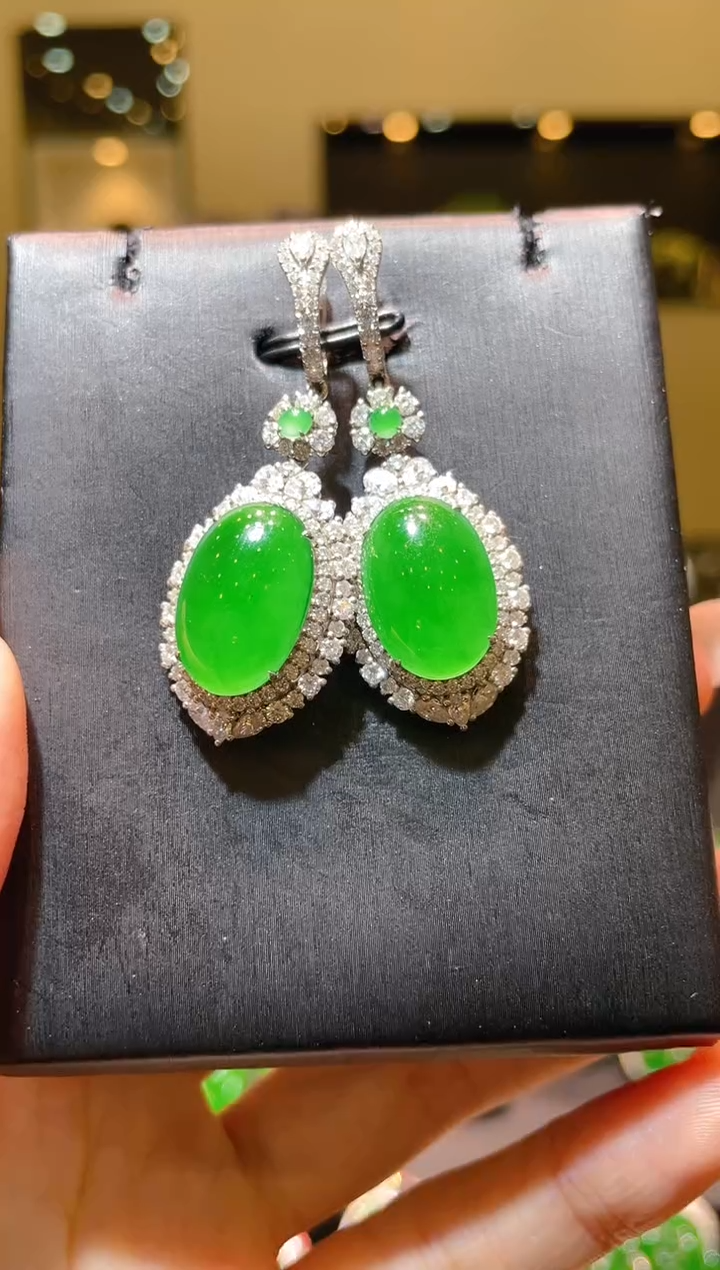 【闪购商品】翡翠吊坠(不含链)18K金镶嵌A67