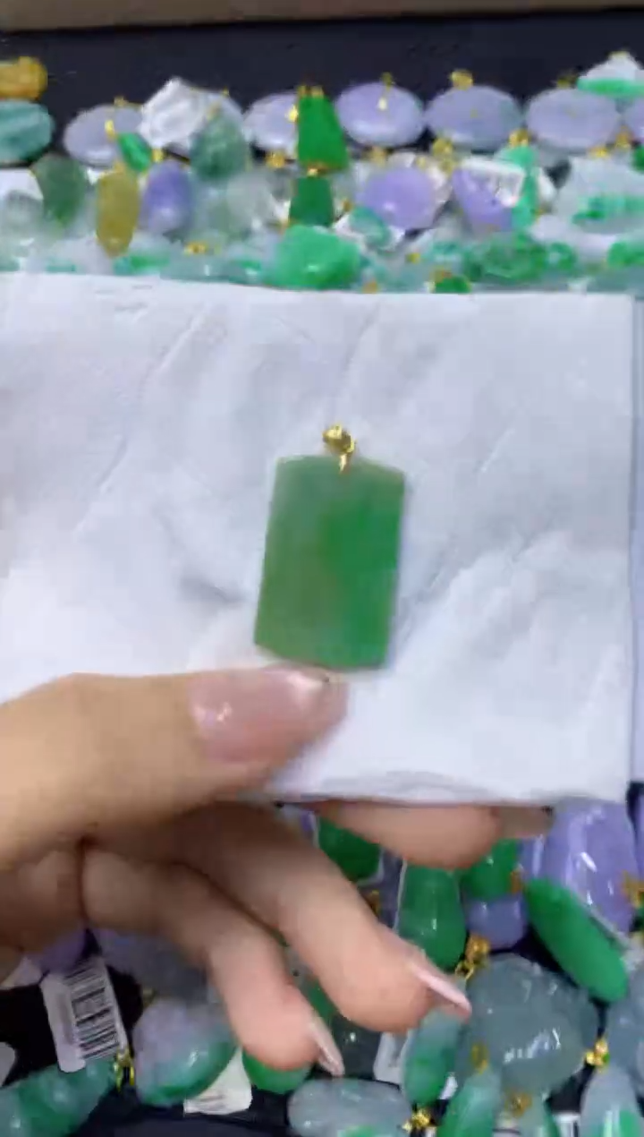 颈饰未镶嵌翡翠天然缅甸翡翠A货