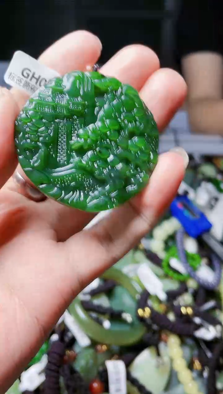 颈饰未镶嵌和田玉1