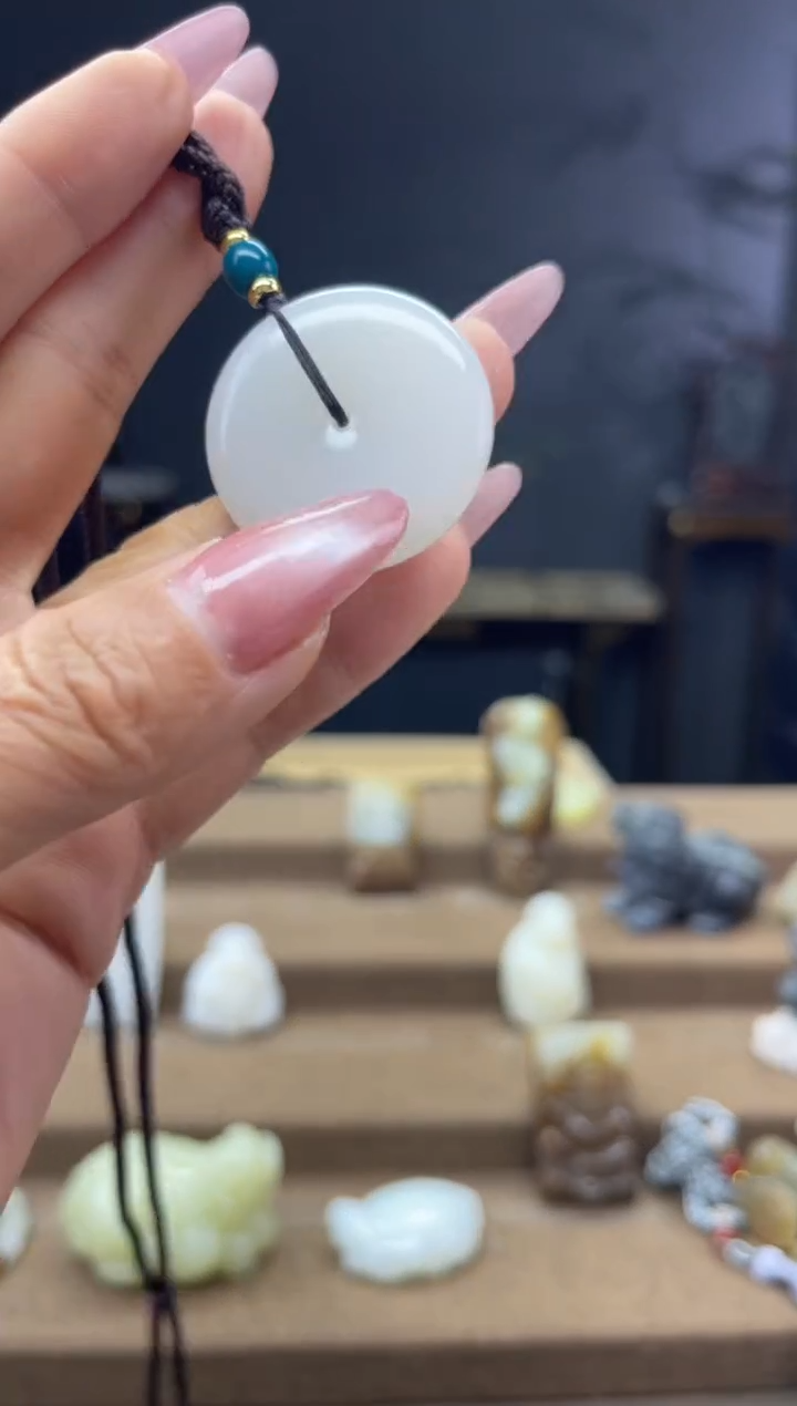 颈饰未镶嵌和田玉1