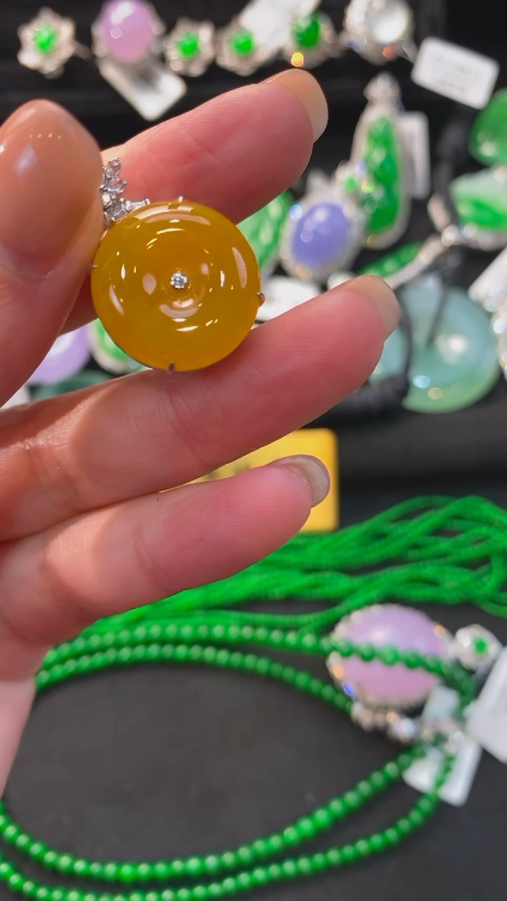 【闪购商品】翡翠颈饰未镶嵌扣子