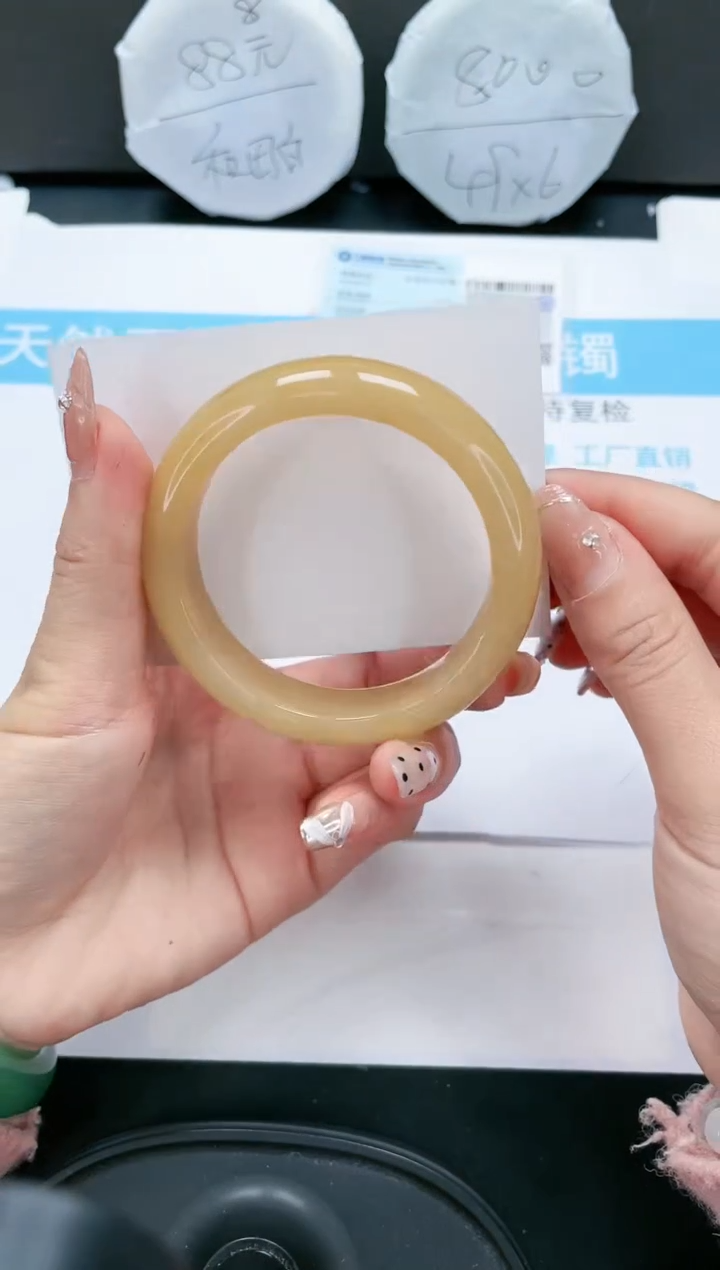 【闪购商品】石英质玉手镯未镶嵌103-56