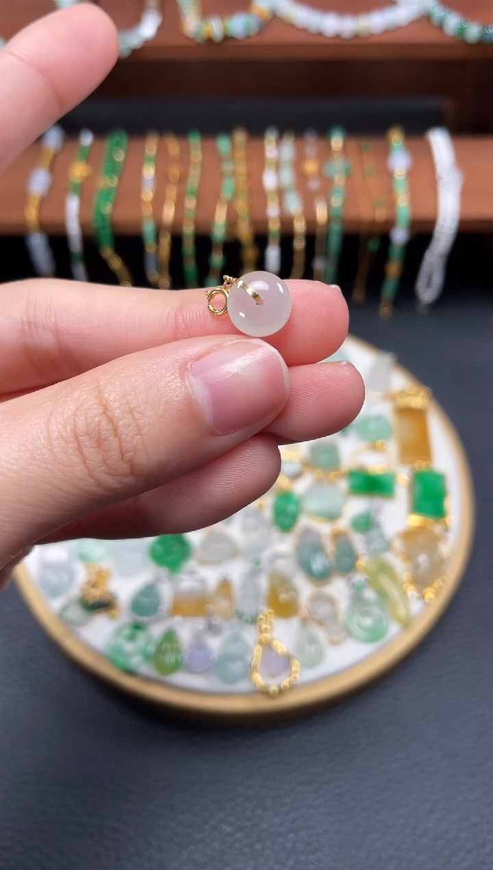 【闪购商品】翡翠吊坠(不含链)18K金镶嵌一个   JK473