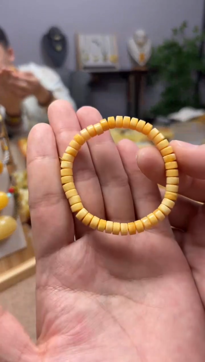 【闪购商品】蜜蜡裸石未镶嵌手串