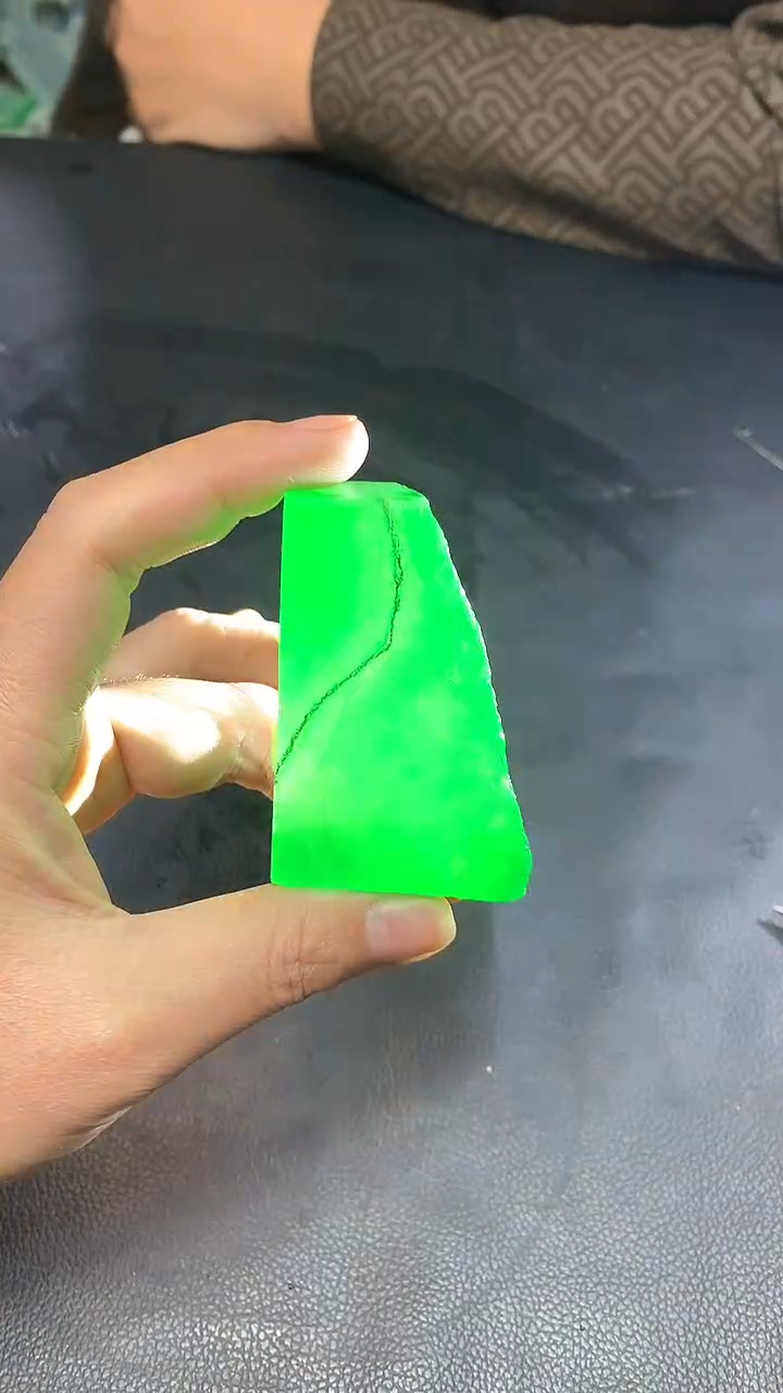 玉冰满绿边角毛坯